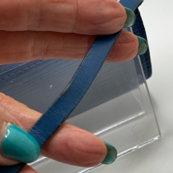 Louis Vuitton - mini Papillon pouch - excellent used condition - Blue Epi - Picture 10 of 14